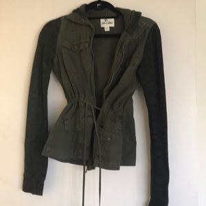 Military utility jacket/sweater in army green